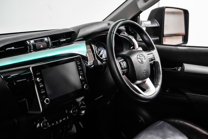 2021 Toyota Hilux SR5