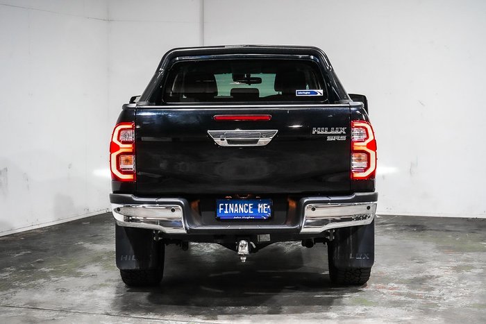 2021 Toyota Hilux SR5
