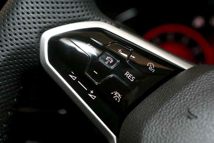 2022 Volkswagen Golf 110TSI R-Line