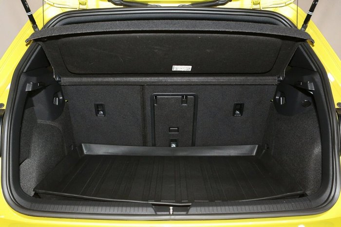 2022 Volkswagen Golf 110TSI R-Line