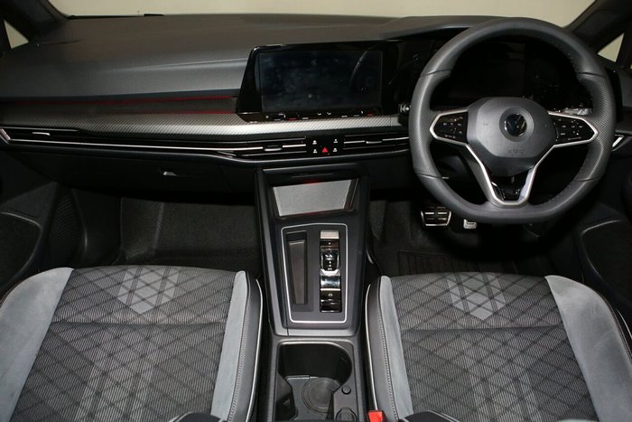2022 Volkswagen Golf 110TSI R-Line