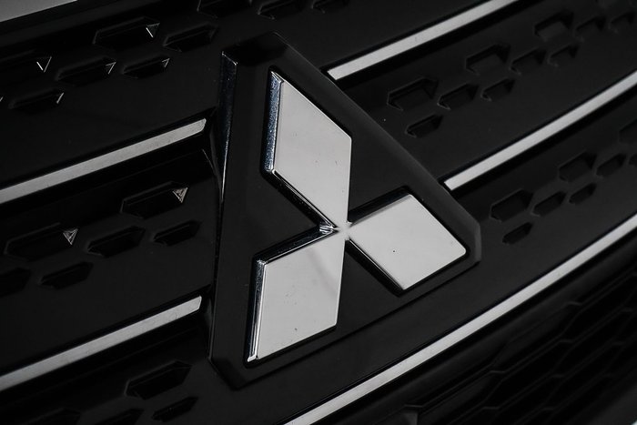 2024 Mitsubishi Outlander LS