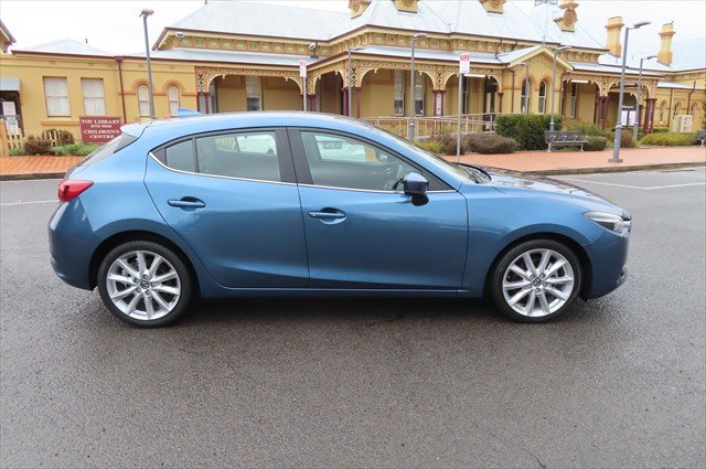 2018 Mazda 3 SP25 GT