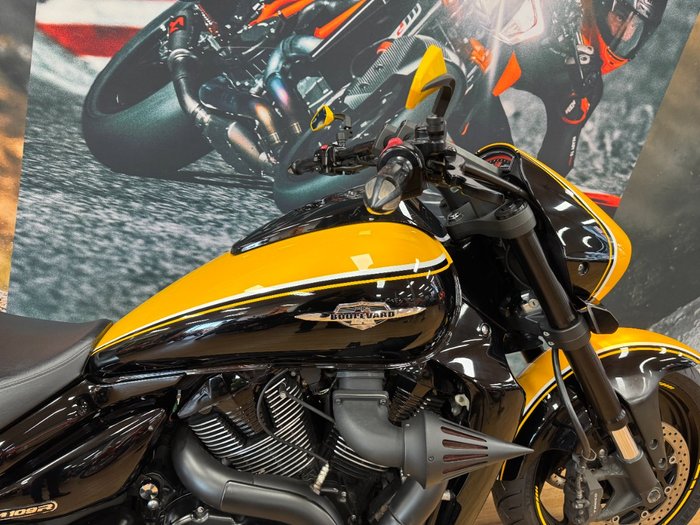 2014 Suzuki VZR 1800 BOULEVARD (M109R) YELLOW/BLACK