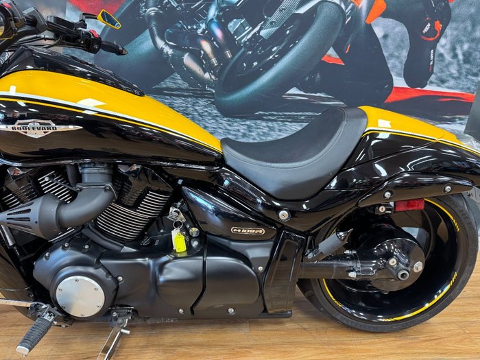 2014 Suzuki VZR 1800 BOULEVARD (M109R) YELLOW/BLACK
