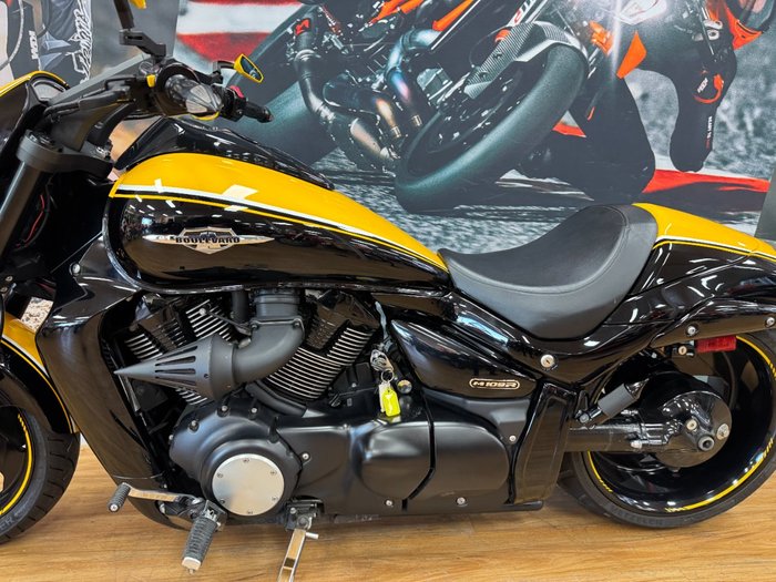 2014 Suzuki VZR 1800 BOULEVARD (M109R) YELLOW/BLACK