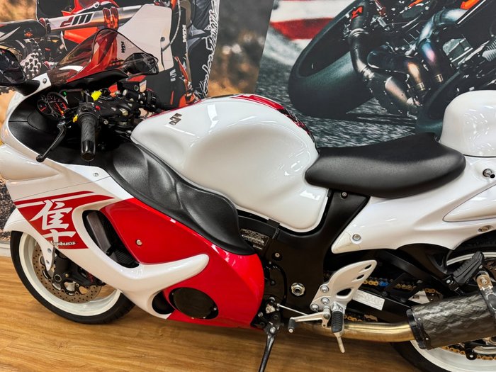 2017 Suzuki GSX1300RA (HAYABUSA) WHITE