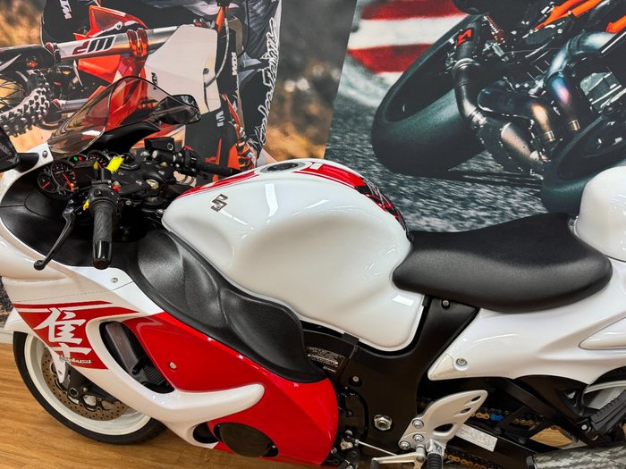 2017 Suzuki GSX1300RA (HAYABUSA) WHITE