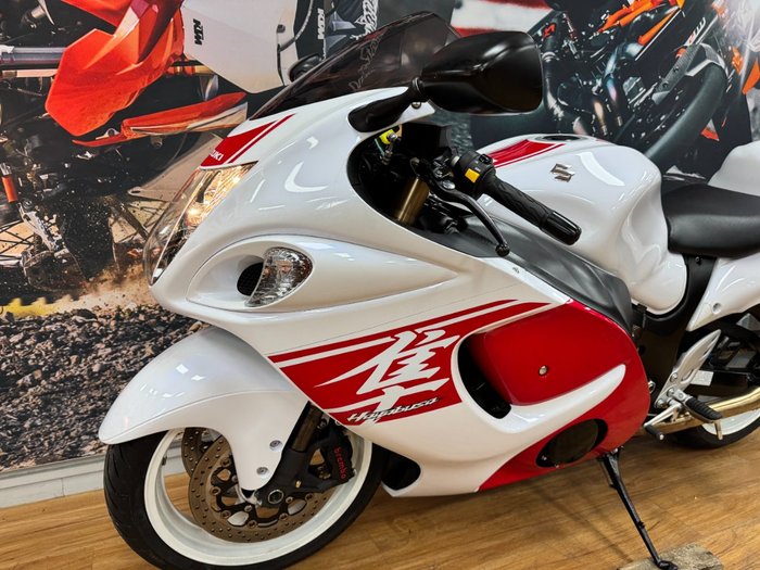 2017 Suzuki GSX1300RA (HAYABUSA) WHITE