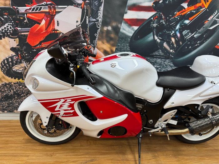 2017 Suzuki GSX1300RA (HAYABUSA) WHITE