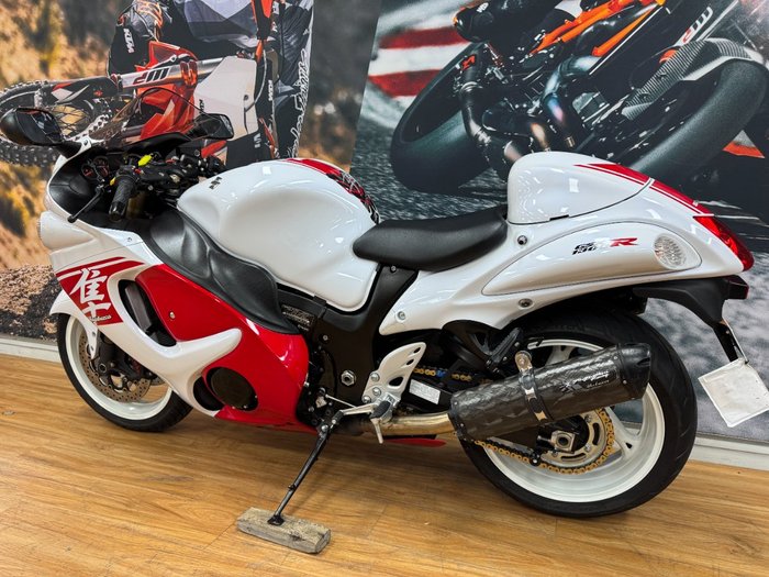 2017 Suzuki GSX1300RA (HAYABUSA) WHITE