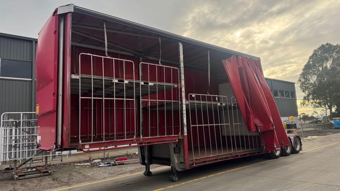 2014 Vawdrey 14P Double Drop A Mezz Curtain Sider Red