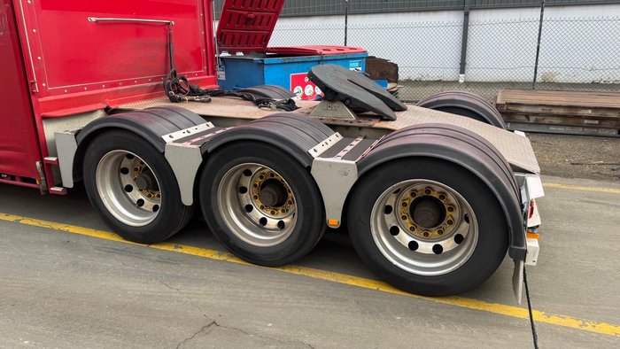 2014 Vawdrey 14P Double Drop A Mezz Curtain Sider Red