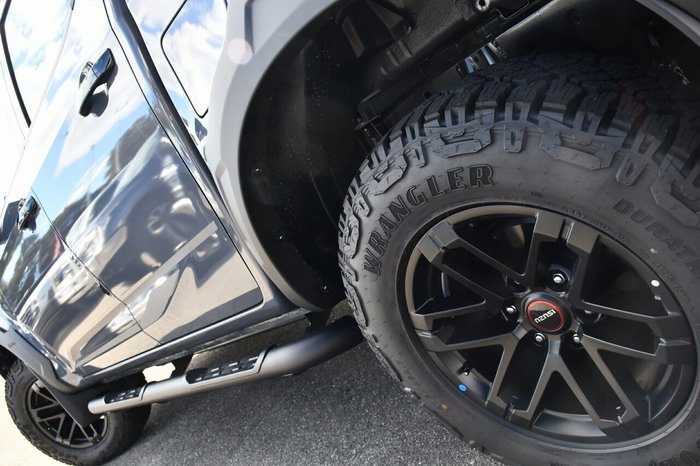 2025 Isuzu D-MAX BLADE