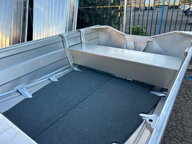 2025 QUINTREX F370 Outback Explorer