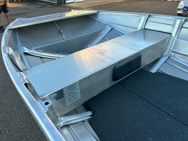 2025 QUINTREX F370 Outback Explorer