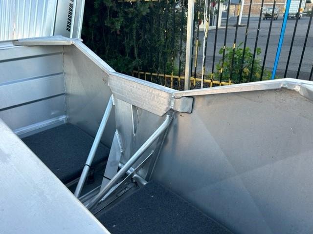 2025 QUINTREX F370 Outback Explorer