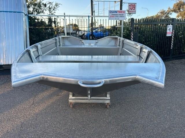 2025 QUINTREX F370 Outback Explorer