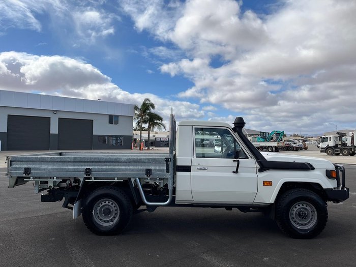 2023 Toyota Landcruiser Workmate