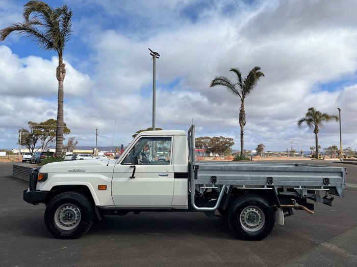 2023 Toyota Landcruiser Workmate