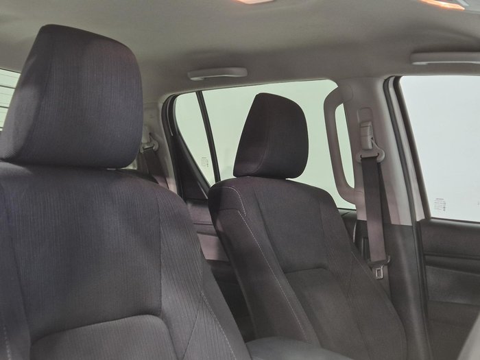 2022 Toyota Hilux SR