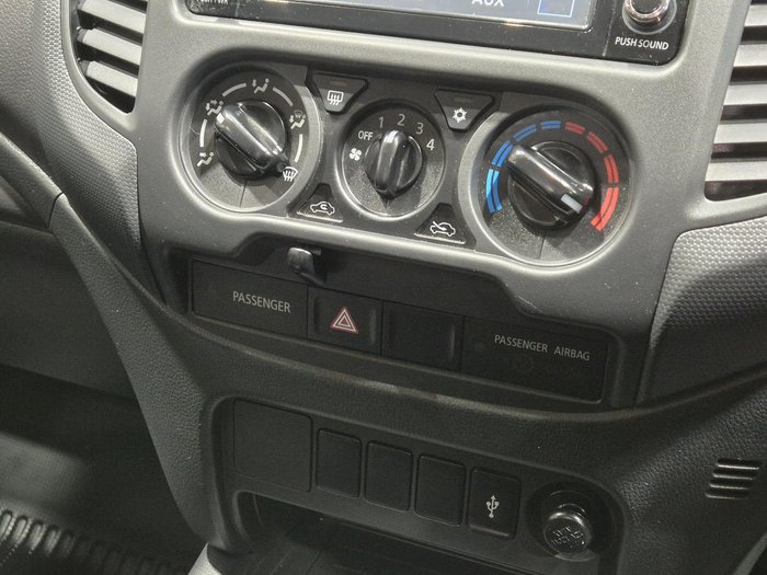 2019 Mitsubishi Triton GLX MR MY19 4x2 White