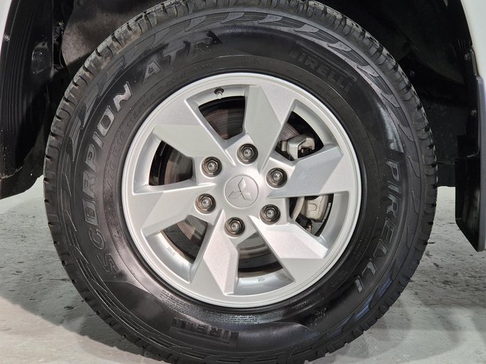 2019 Mitsubishi Triton GLX MR MY19 4x2 White