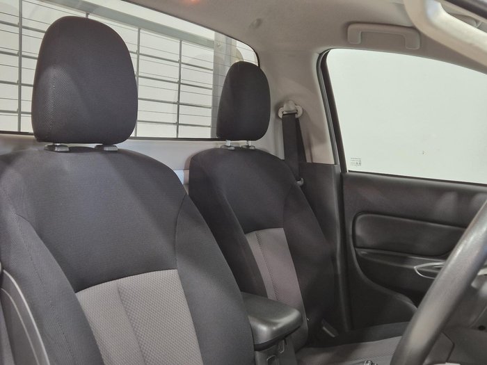 2019 Mitsubishi Triton GLX MR MY19 4x2 White