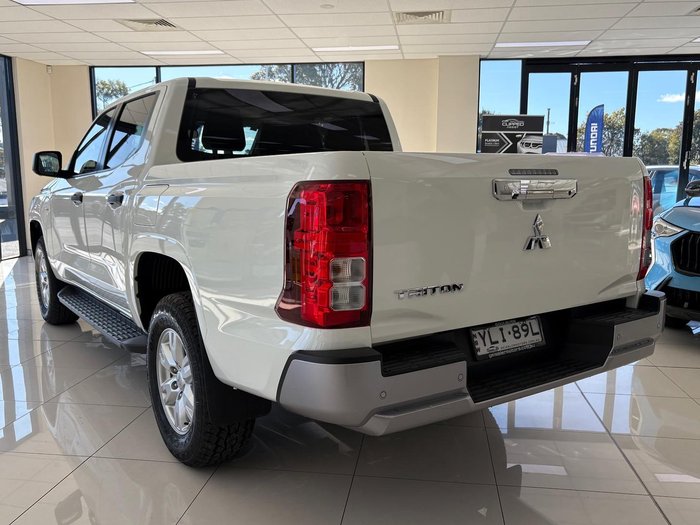 2024 Mitsubishi Triton GLX+