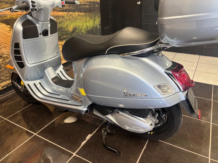2021 VESPA GTS 300 SUPER SPORT SILVER