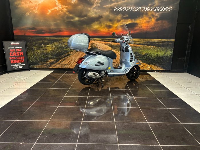 2021 VESPA GTS 300 SUPER SPORT SILVER