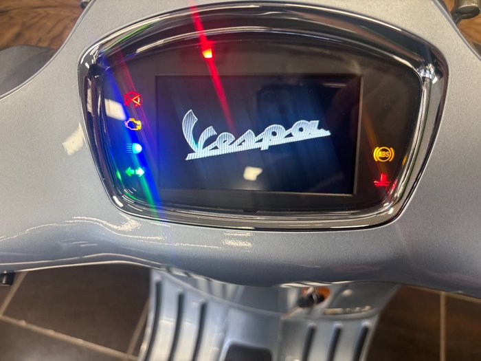 2021 VESPA GTS 300 SUPER SPORT SILVER