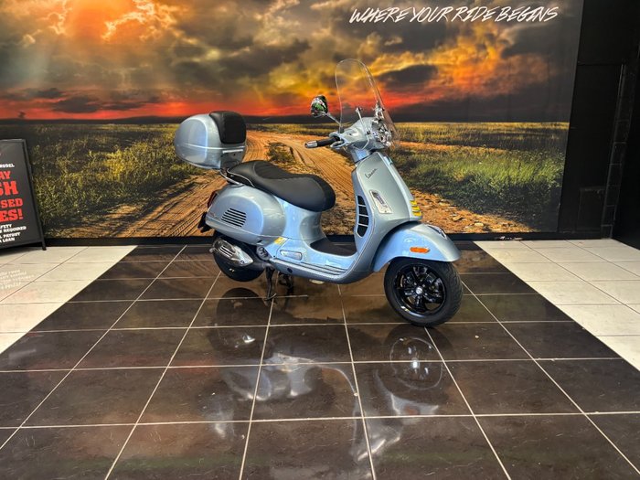2021 VESPA GTS 300 SUPER SPORT SILVER