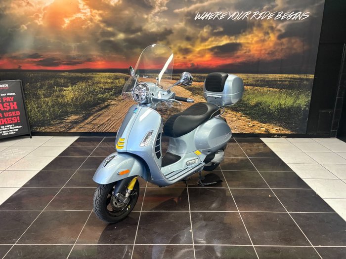 2021 VESPA GTS 300 SUPER SPORT SILVER