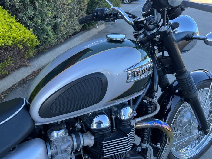 Triumph 2012 TRIUMPH 865CC BONNE T100 A2