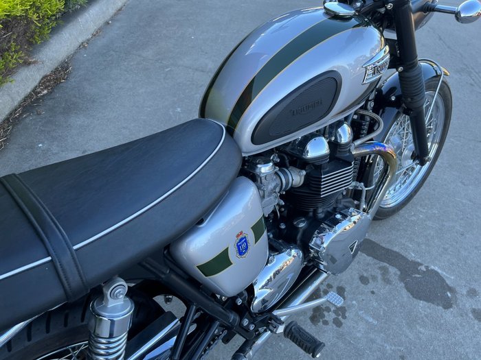 Triumph 2012 TRIUMPH 865CC BONNE T100 A2