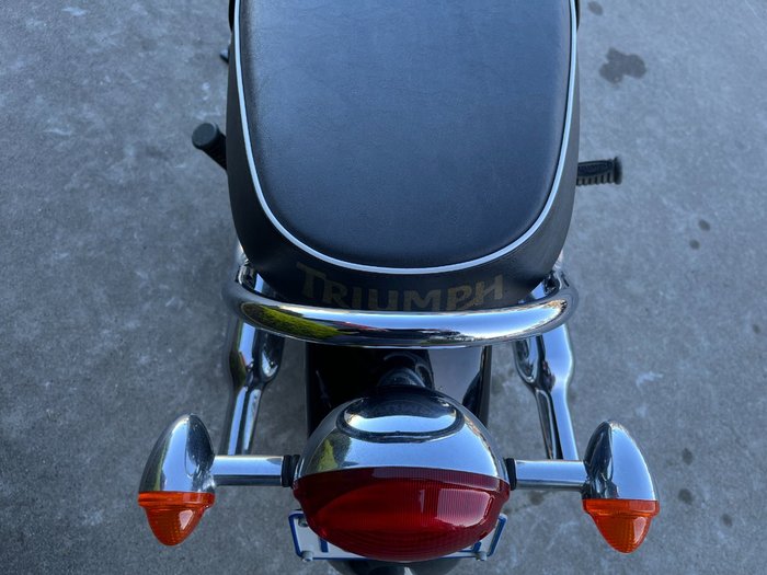 Triumph 2012 TRIUMPH 865CC BONNE T100 A2