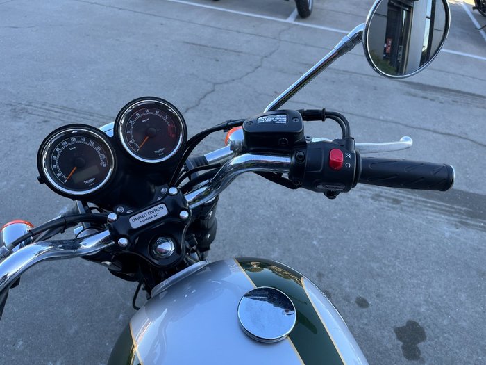 Triumph 2012 TRIUMPH 865CC BONNE T100 A2