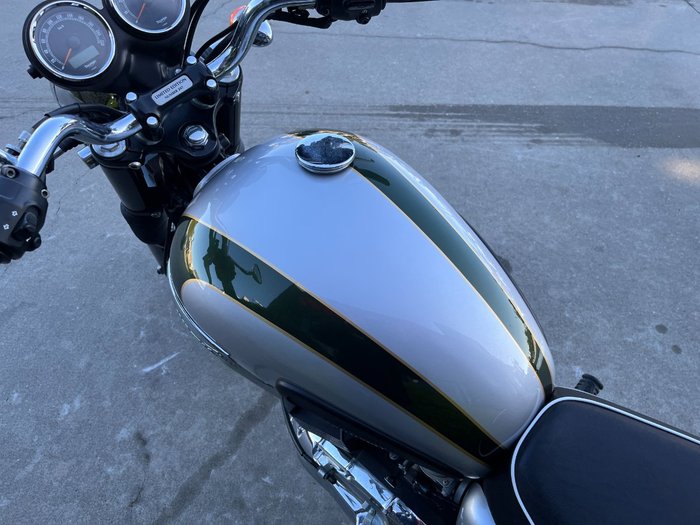 Triumph 2012 TRIUMPH 865CC BONNE T100 A2