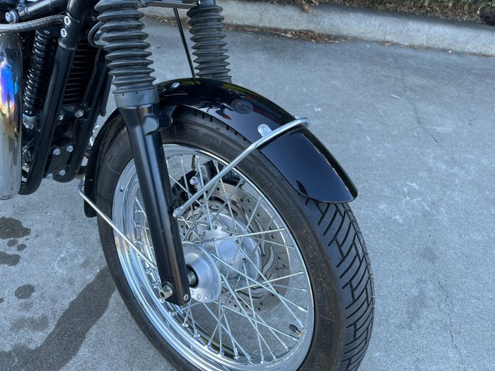 Triumph 2012 TRIUMPH 865CC BONNE T100 A2