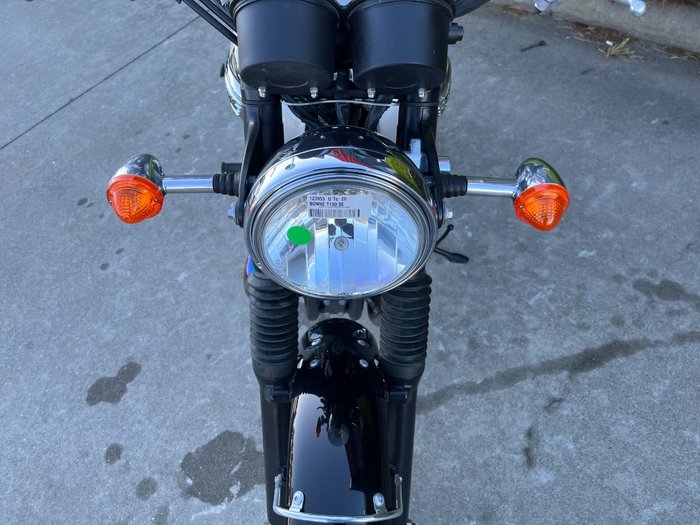 Triumph 2012 TRIUMPH 865CC BONNE T100 A2