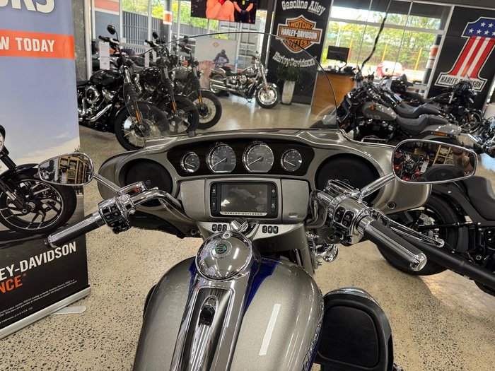 2017 Harley-Davidson CVO Limited 117 (FLHTKSE) Touring