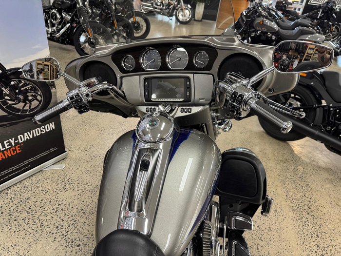 2017 Harley-Davidson CVO Limited 117 (FLHTKSE) Touring