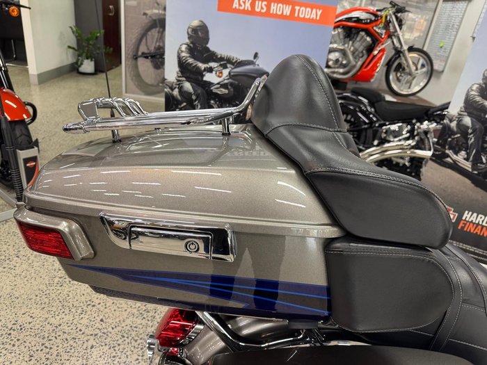 2017 Harley-Davidson CVO Limited 117 (FLHTKSE) Touring