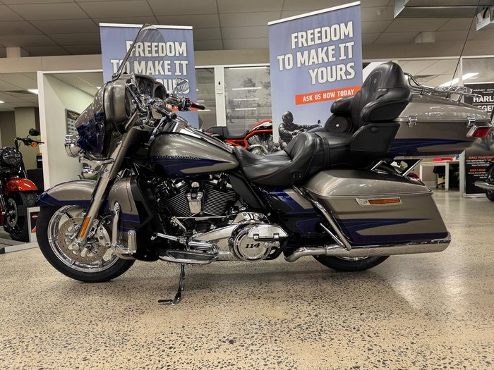 2017 Harley-Davidson CVO Limited 117 (FLHTKSE) Touring