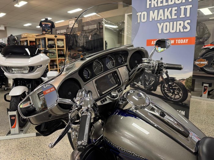 2017 Harley-Davidson CVO Limited 117 (FLHTKSE) Touring