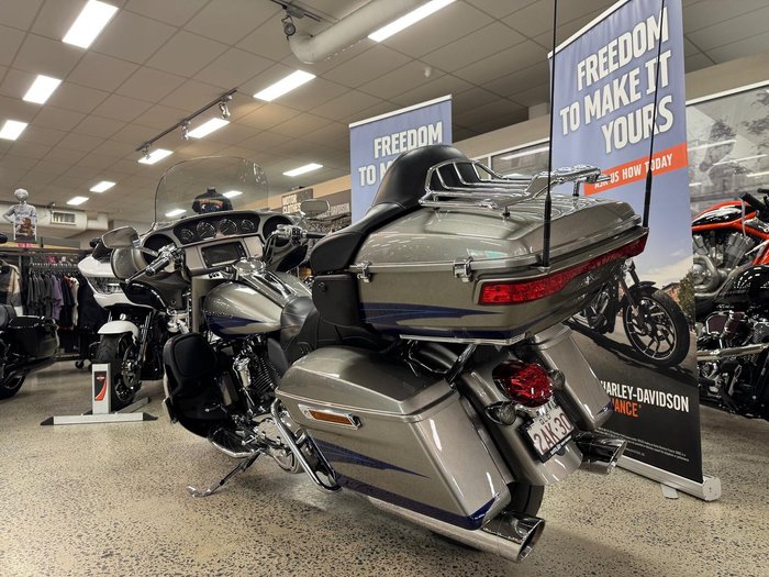 2017 Harley-Davidson CVO Limited 117 (FLHTKSE) Touring