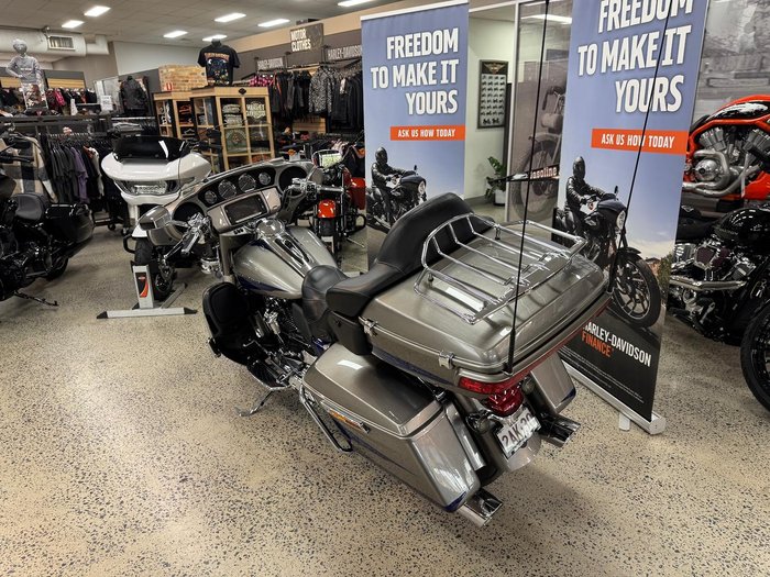 2017 Harley-Davidson CVO Limited 117 (FLHTKSE) Touring