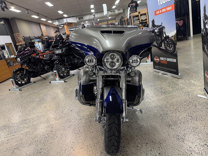 2017 Harley-Davidson CVO Limited 117 (FLHTKSE) Touring