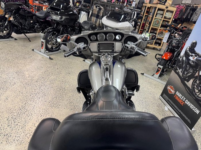 2017 Harley-Davidson CVO Limited 117 (FLHTKSE) Touring